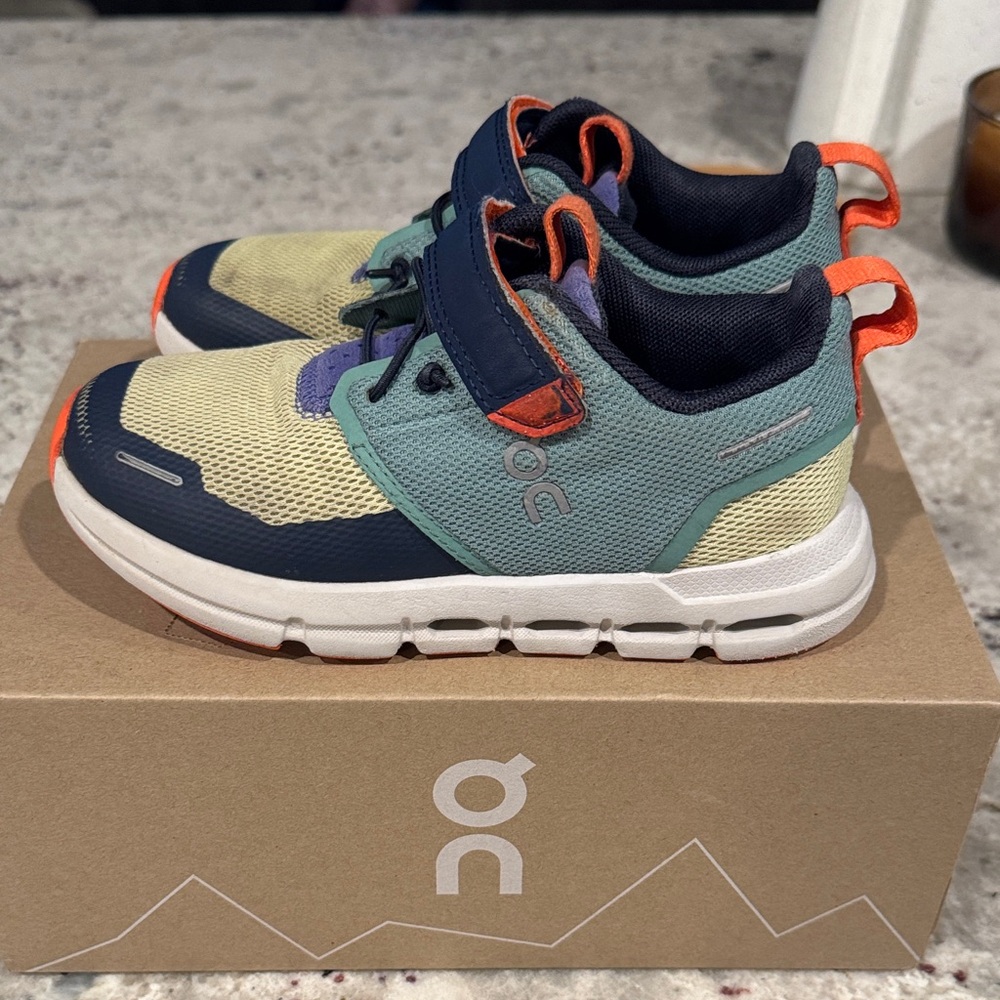 On Running Kids' Sneakers in Navy, Mint, and Orange size 10.5t